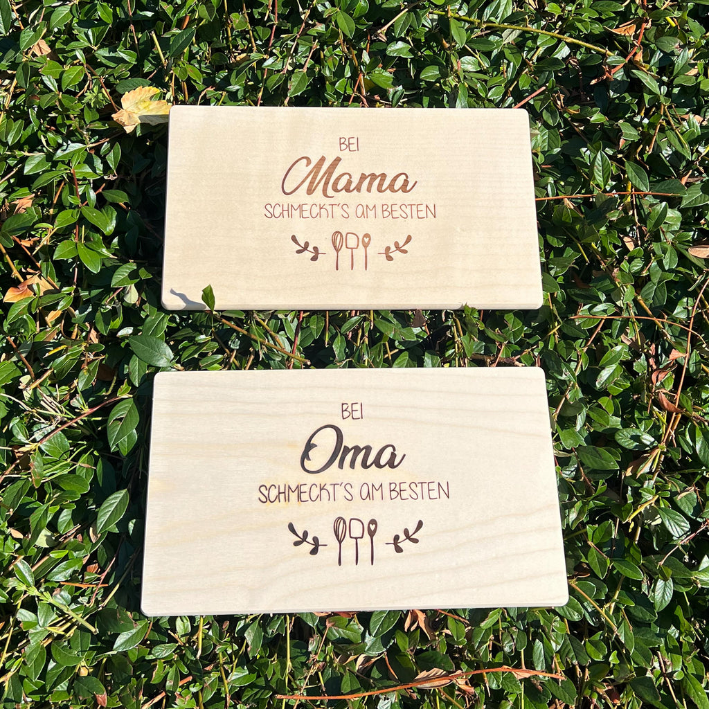Geschenk Oma | Frühstücksbrett Holz | Schneidebrett Holz | Brotzeitbrett Gravur | Geburtstagsgeschenk | Bei Oma schmeckt's am besten